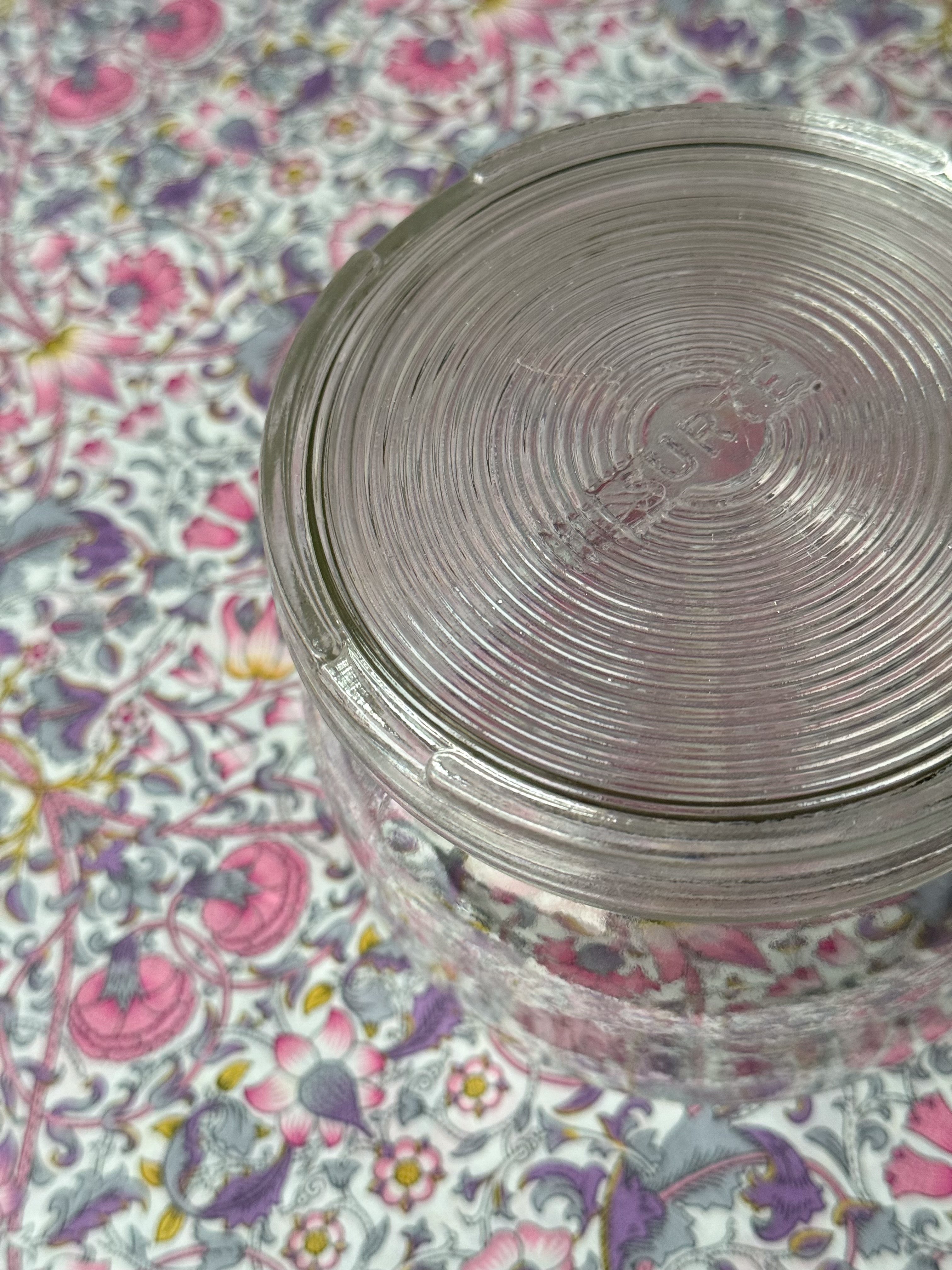 Glass jar