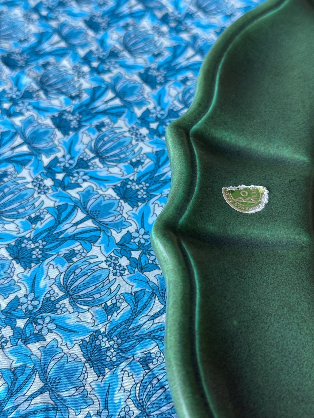 Big serving plate, "Kromo" by Bo Fajans, Gefle