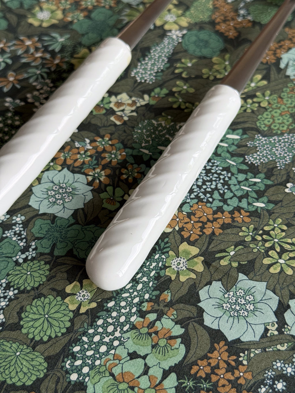 Retro salad cutlery, porcelain