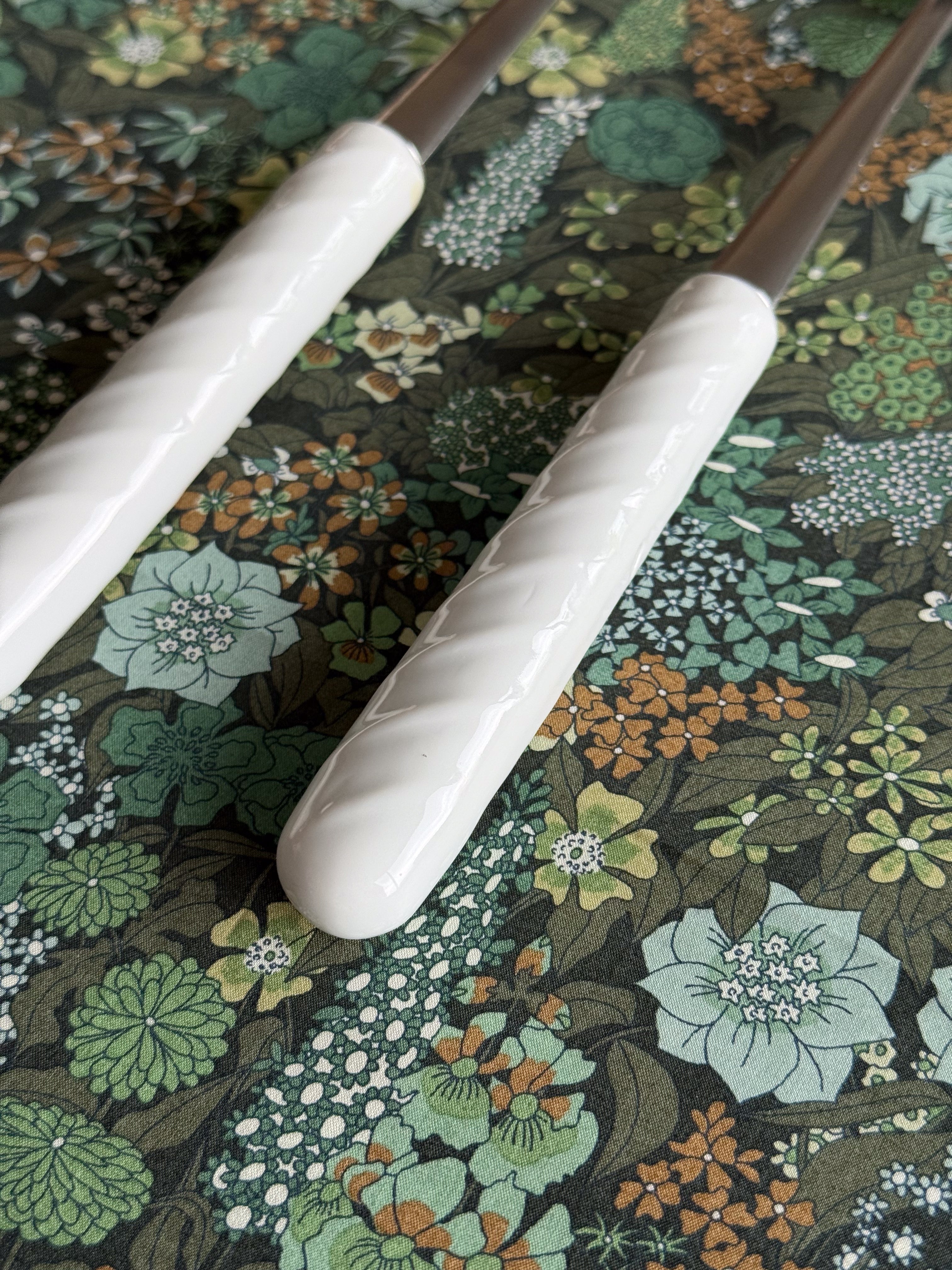 Retro salad cutlery, porcelain