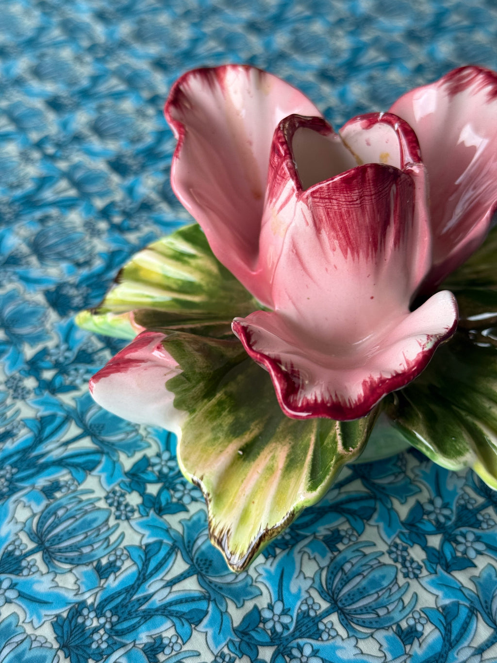 Flower candle holder