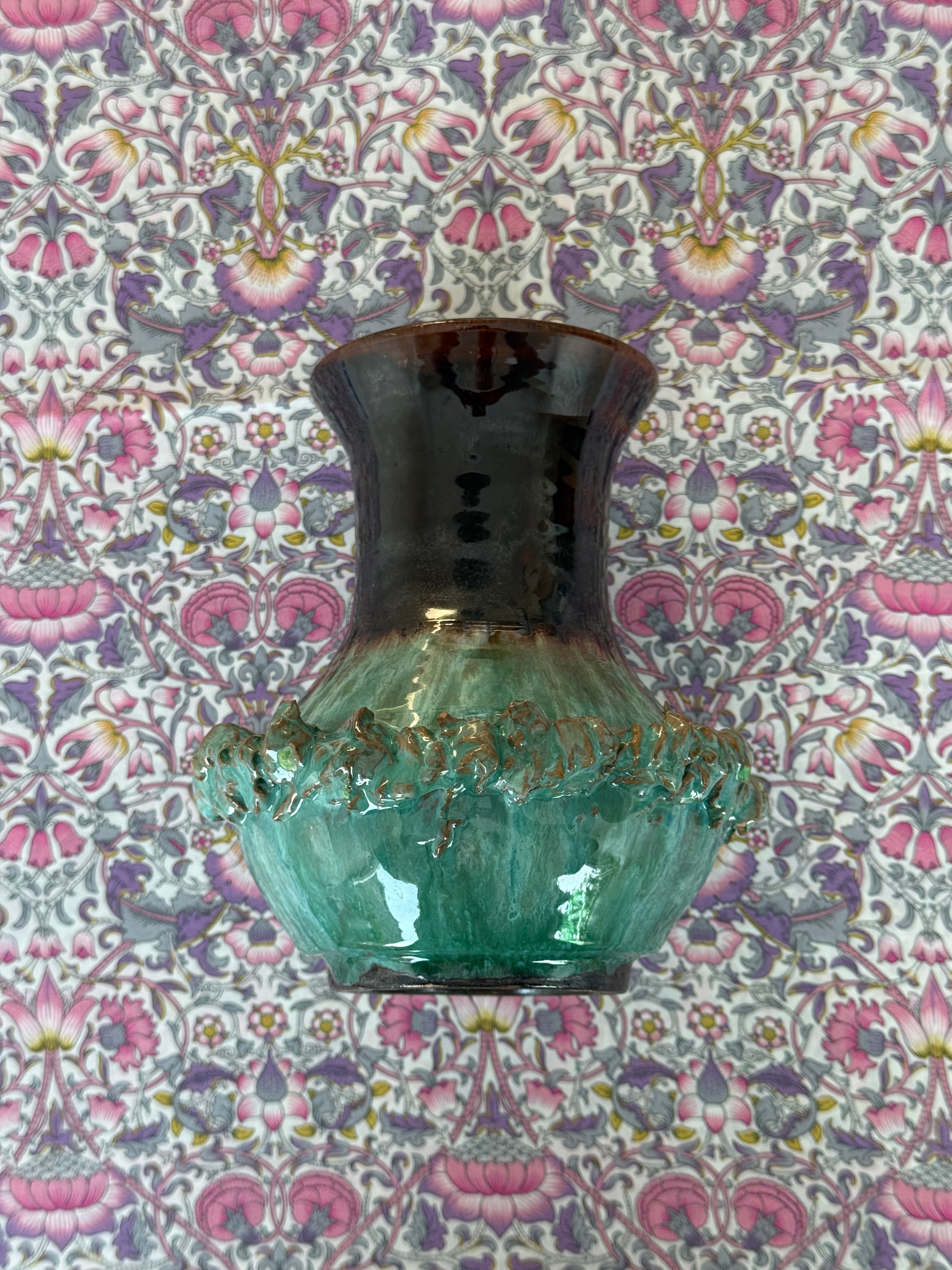 Ceramic lava vase, Britt Nachtweij