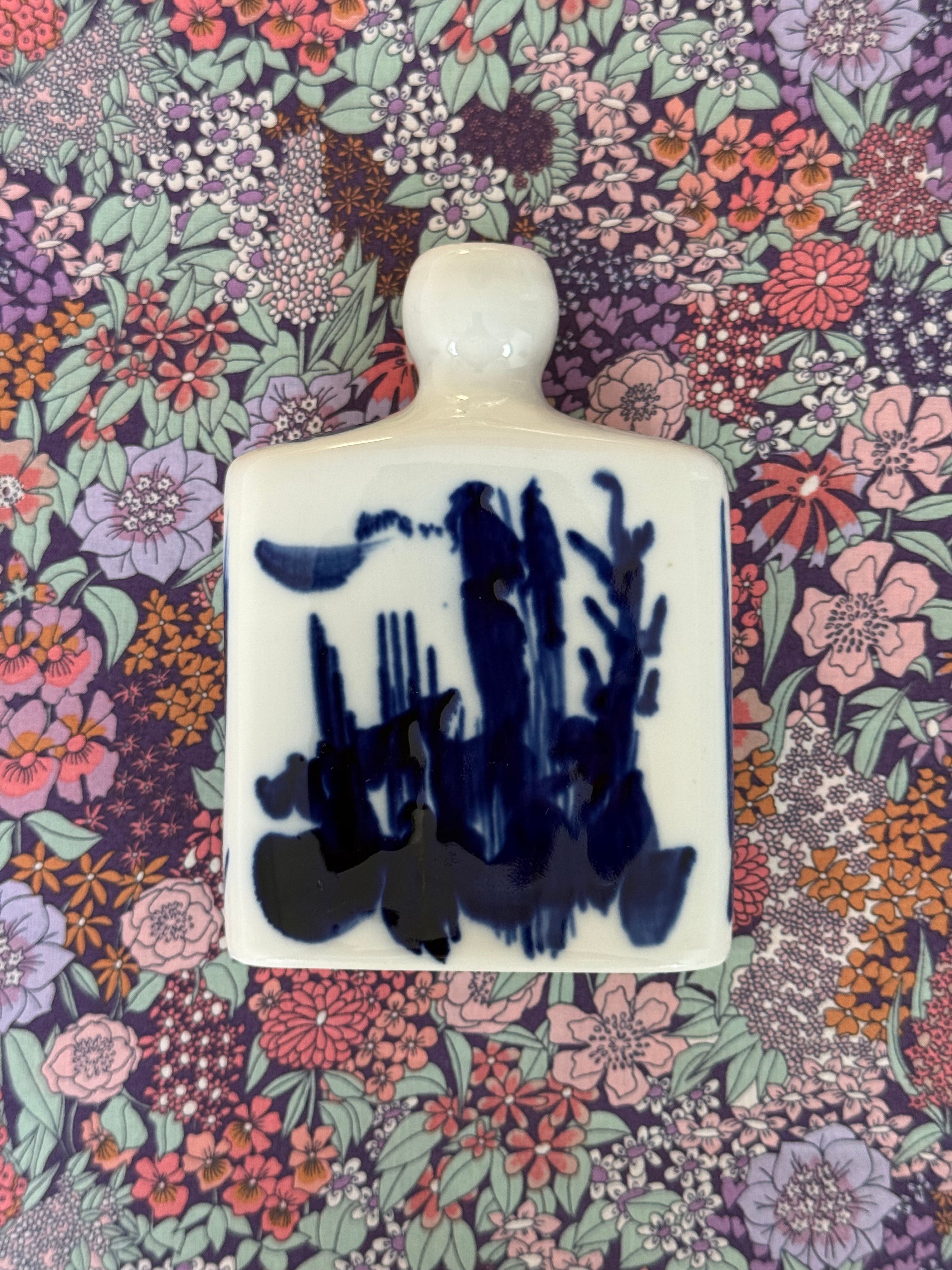 Porcelain bottle/vase, Carl-Harry Stålhane