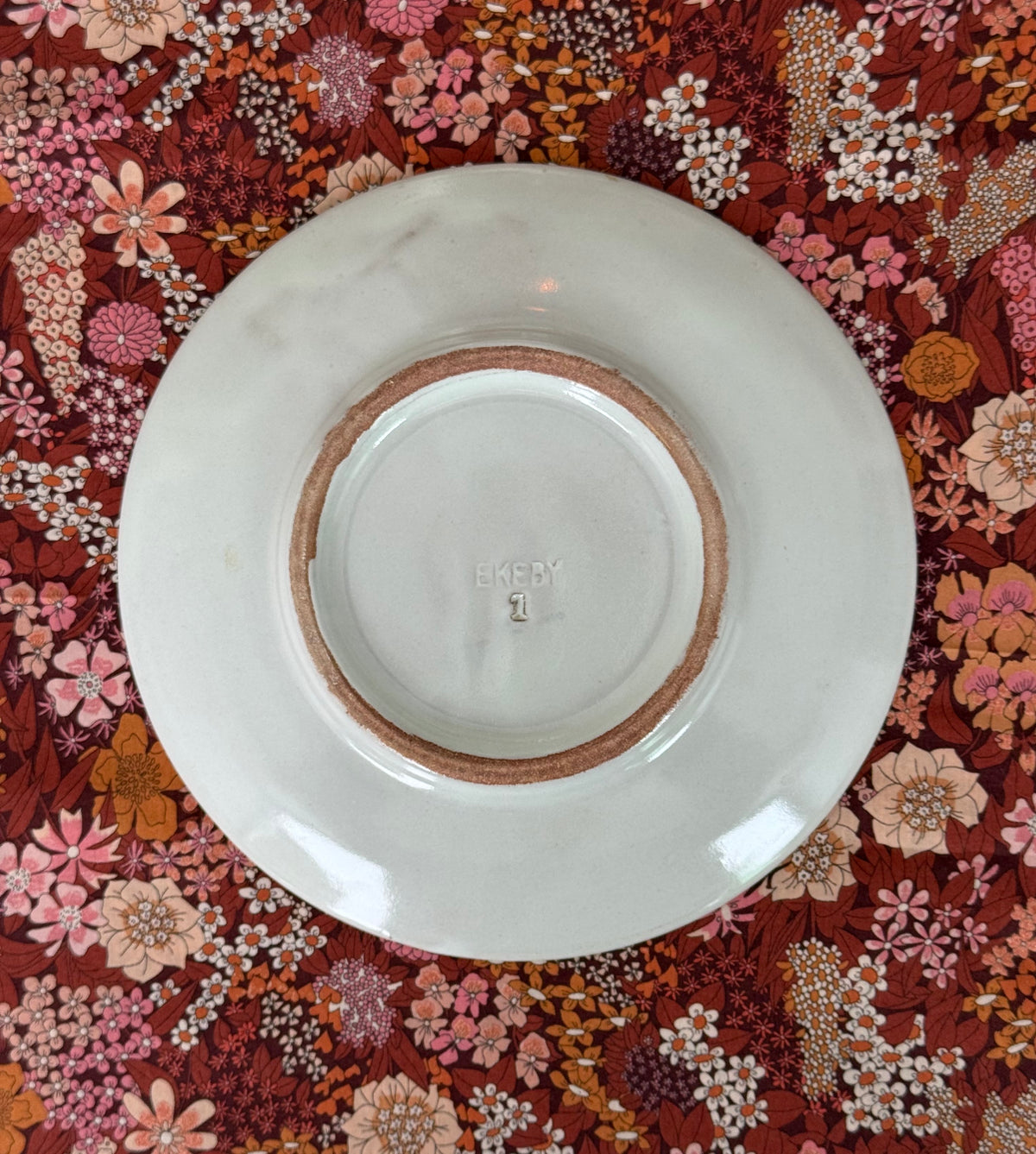 Six plates, Uppsala Ekeby, ”Ängsblom”