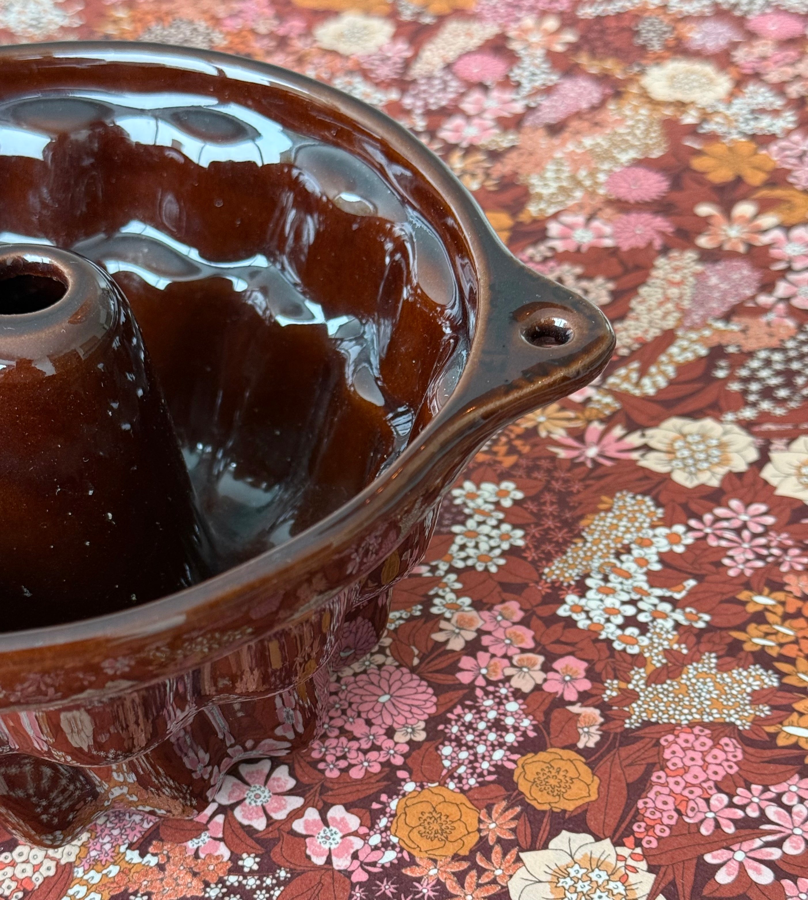 Porcelain baking tin