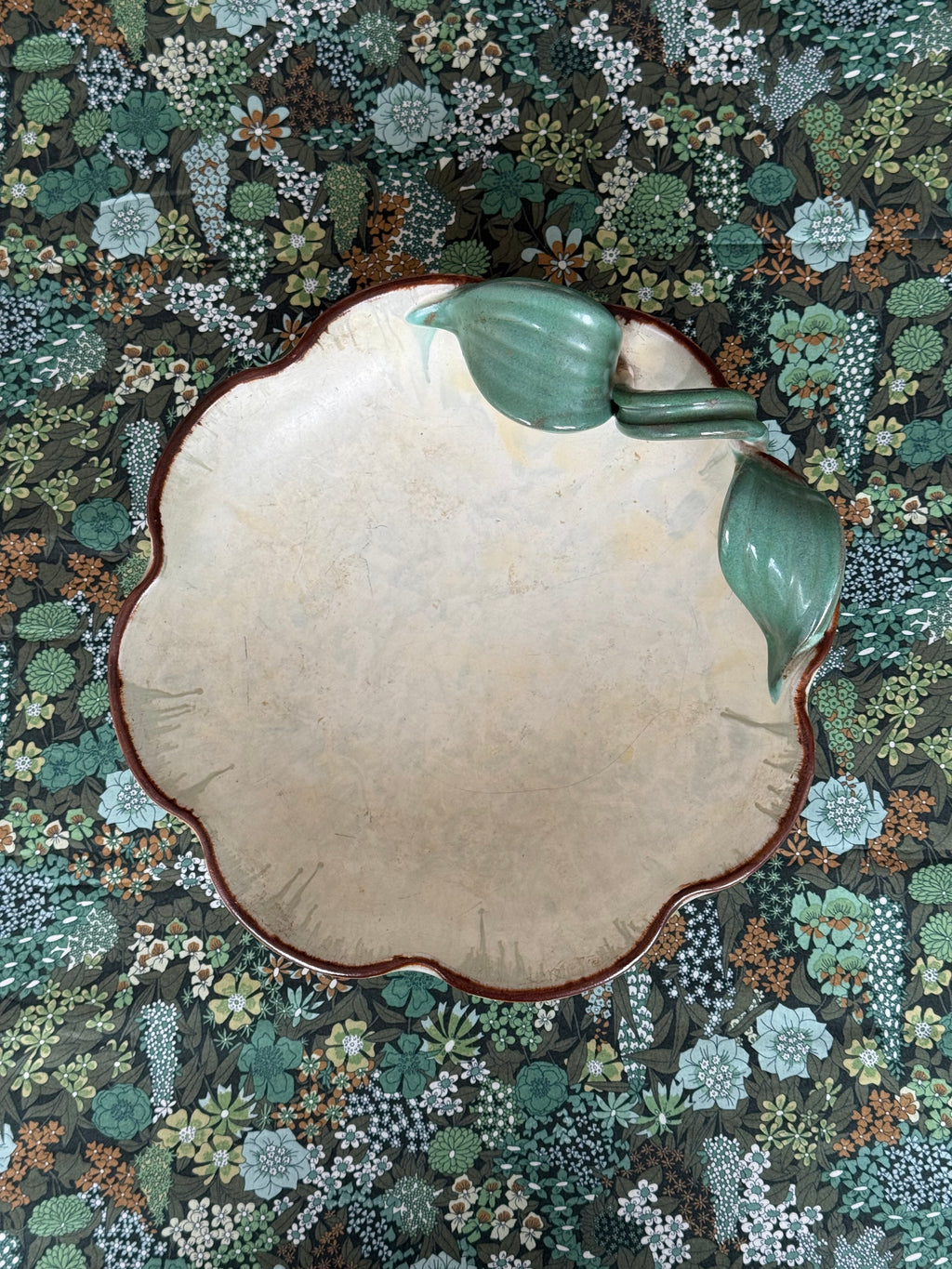 Fruit plate, Uppsala Ekeby by Anna Lisa Thomson