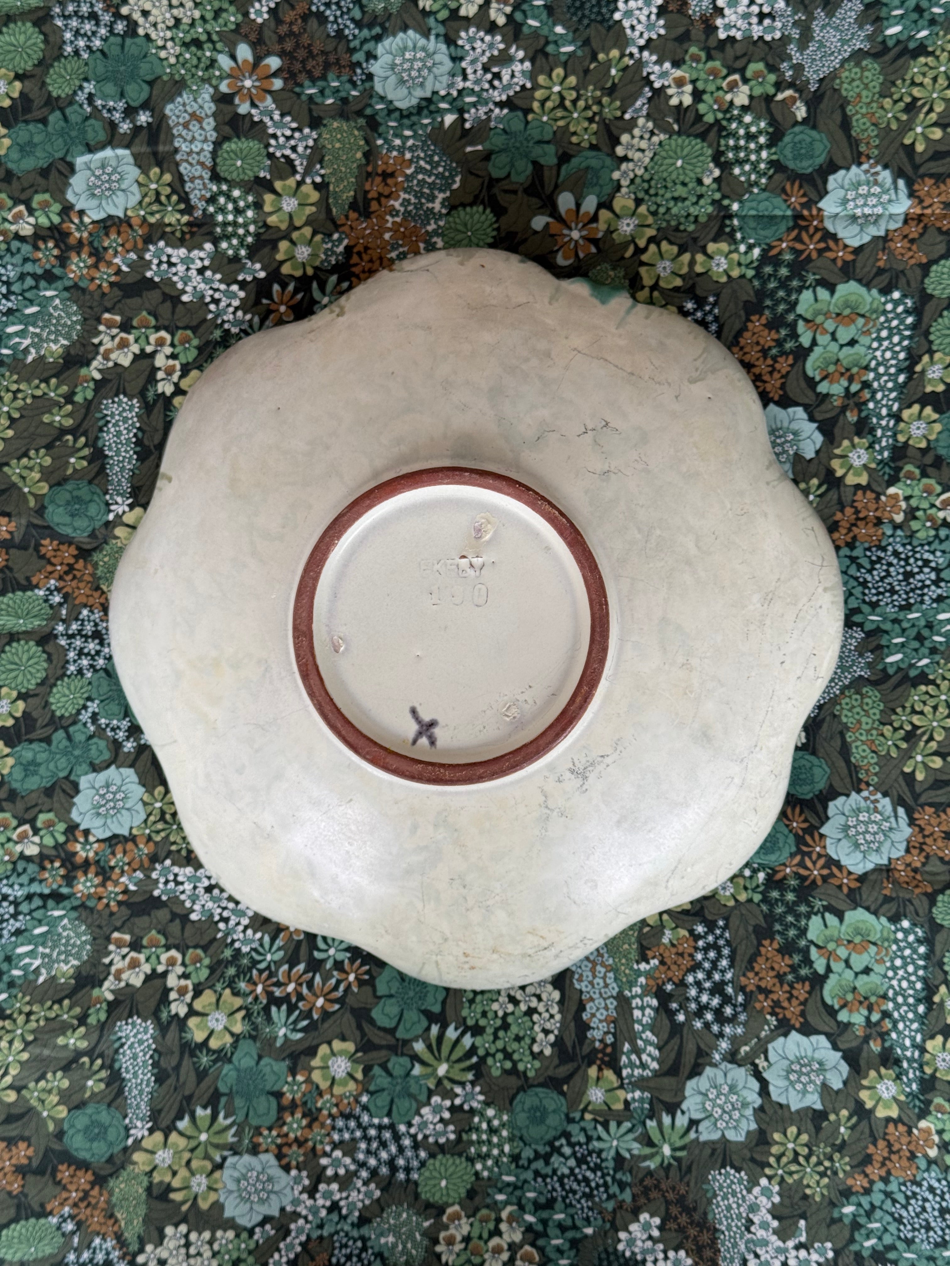 Fruit plate, Uppsala Ekeby by Anna Lisa Thomson