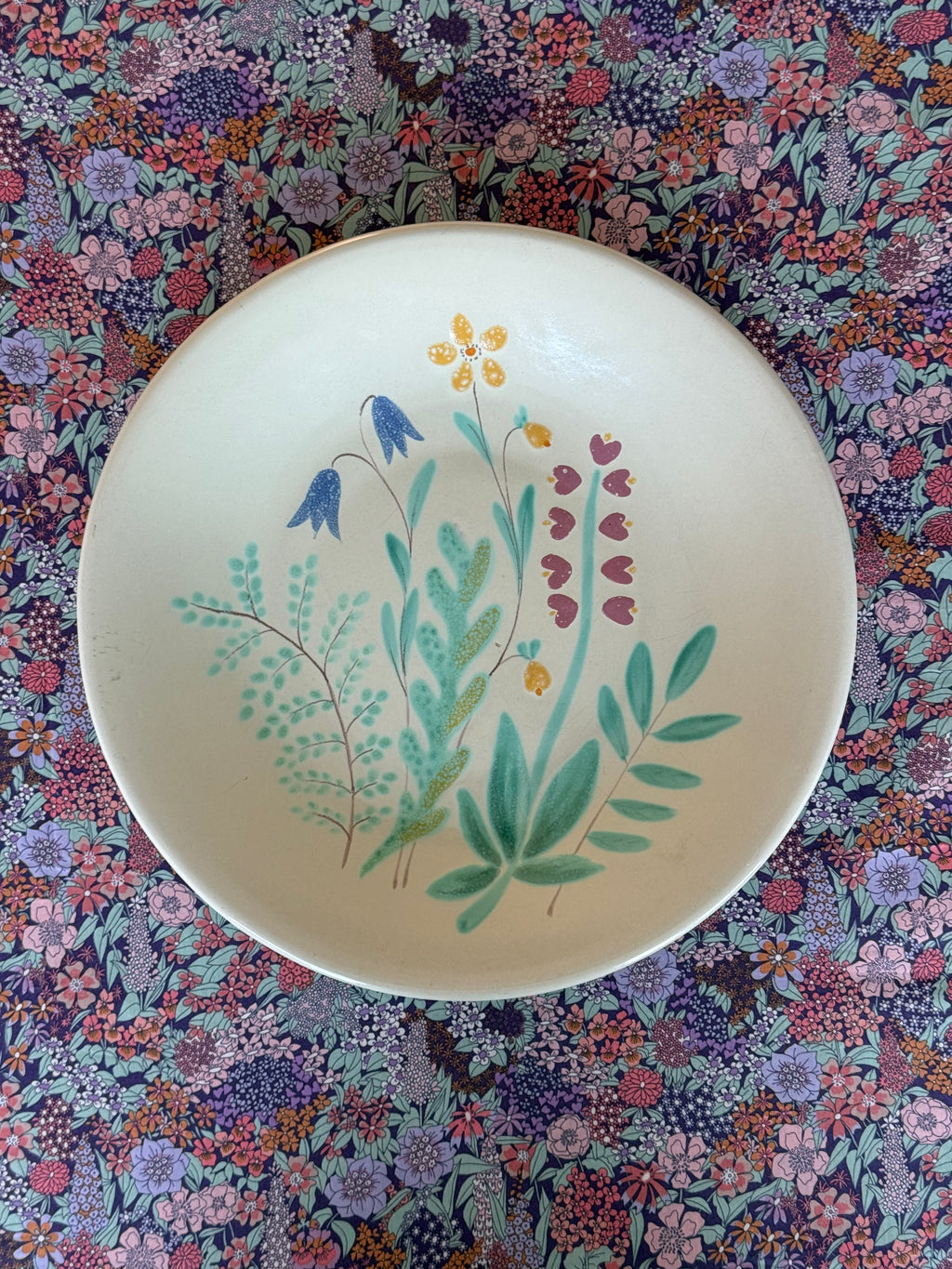 Decorative plate, Upsala-Ekeby, "Ängsblom"