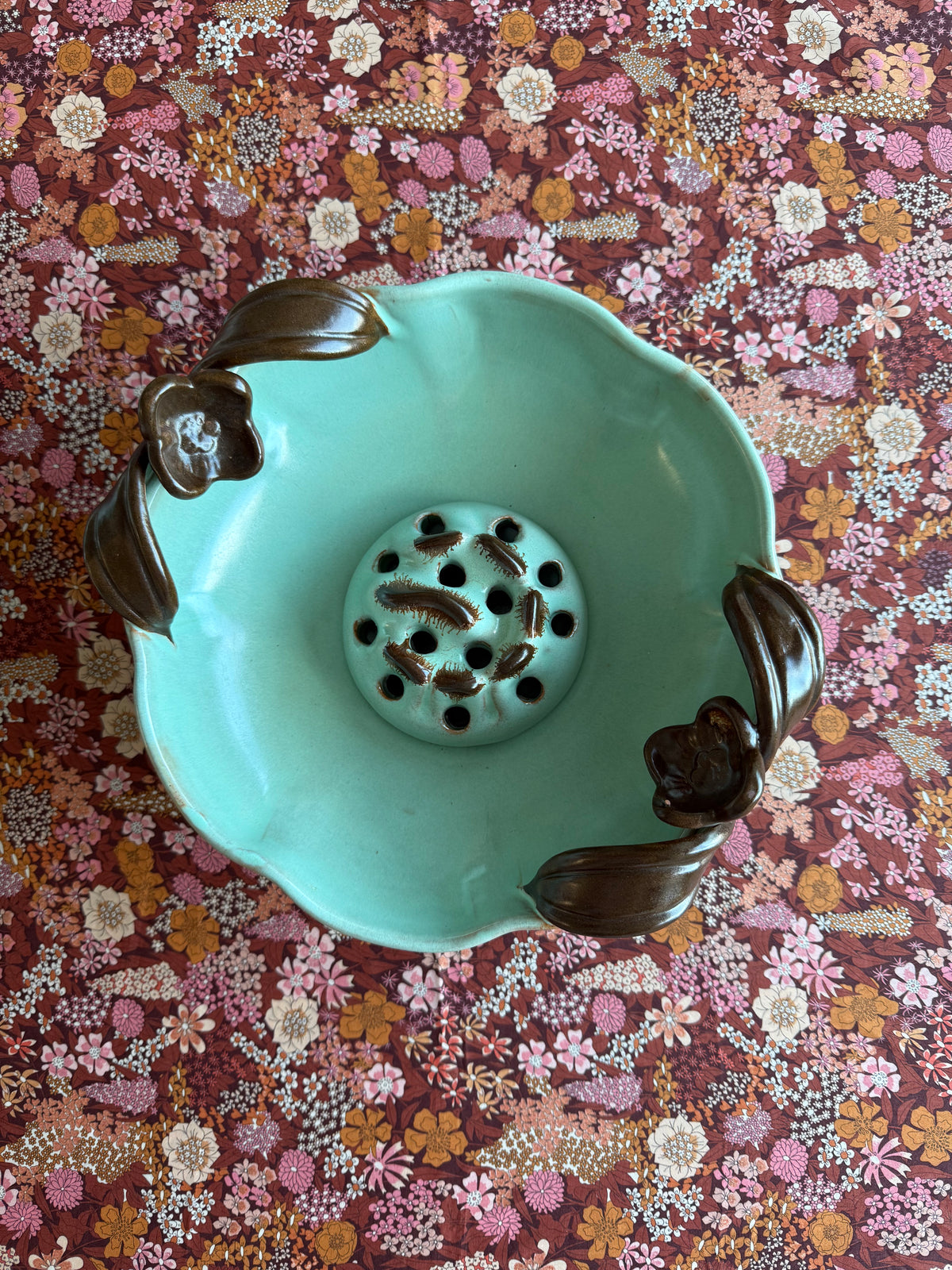 Bowl with a flower fakir, Upsala-Ekeby by Anna-Lisa Thomson