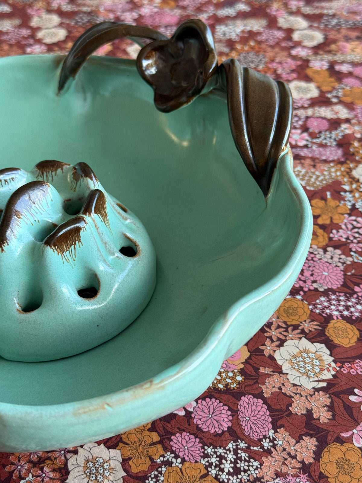 Bowl with a flower fakir, Upsala-Ekeby by Anna-Lisa Thomson