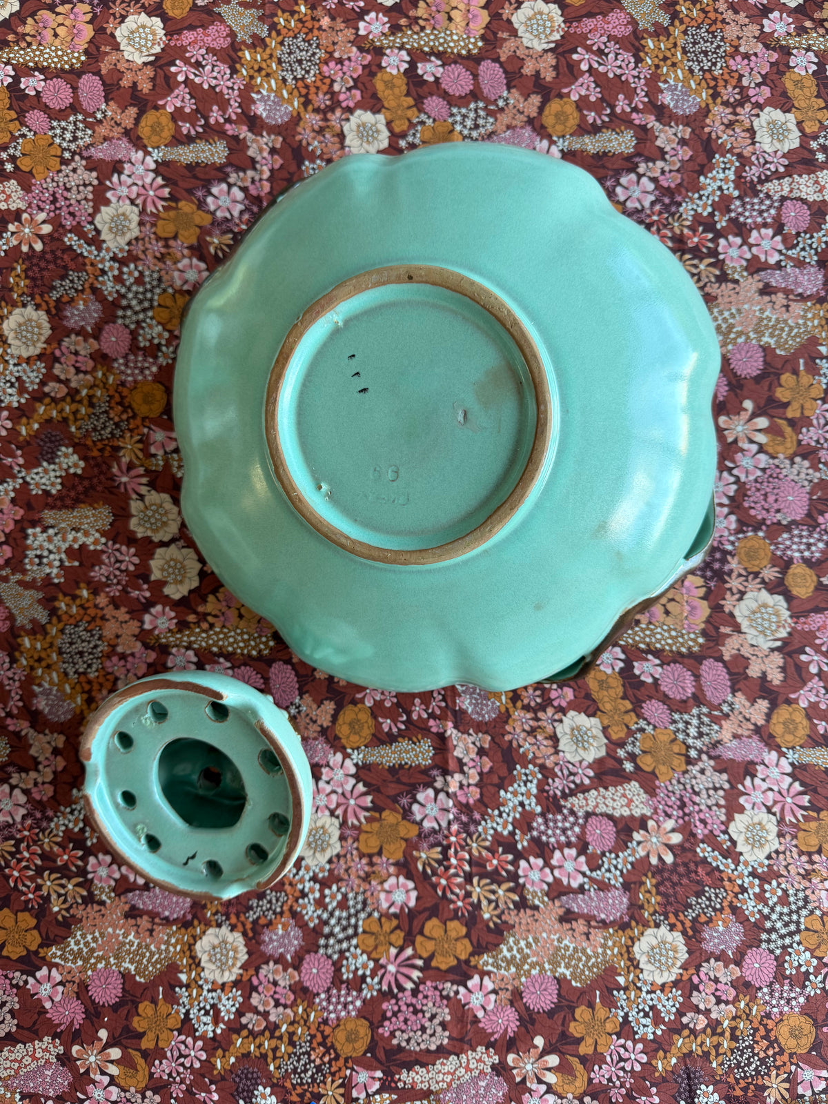Bowl with a flower fakir, Upsala-Ekeby by Anna-Lisa Thomson