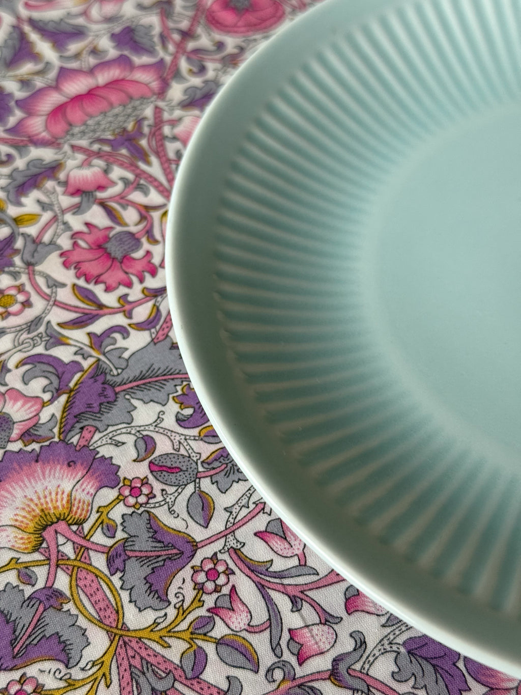 Six small plates, Rörstrand